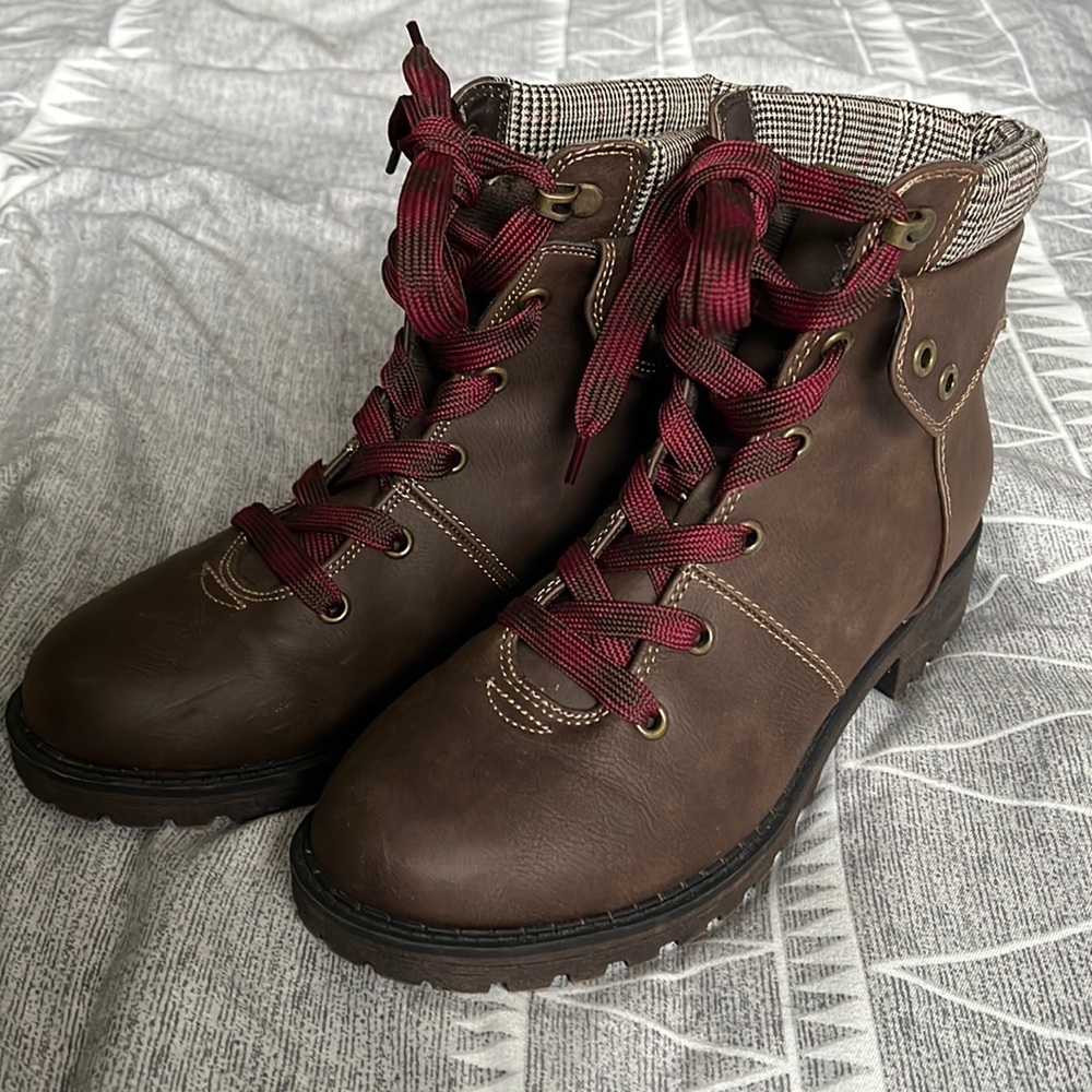 Women’s Pop brand Boots
